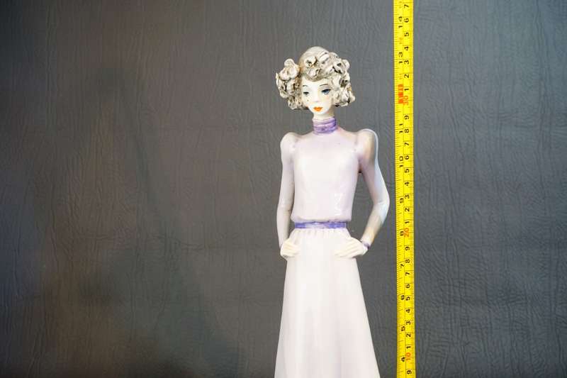 Tarcisio Tosin Pottery Art Deco 1930s Italian Figurine of an Elegant Lady