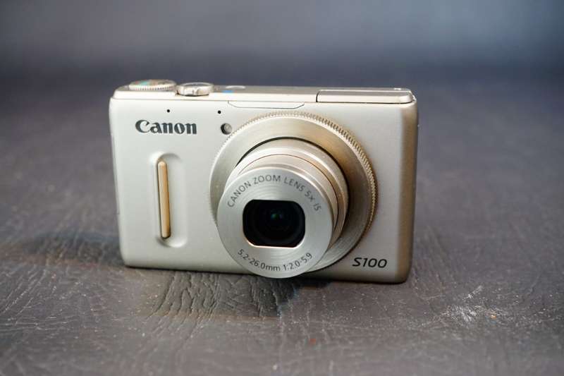 Canon PowerShot S100 12.1MP Digital Camera **Lens Control Error E02 Spares or Repair**
