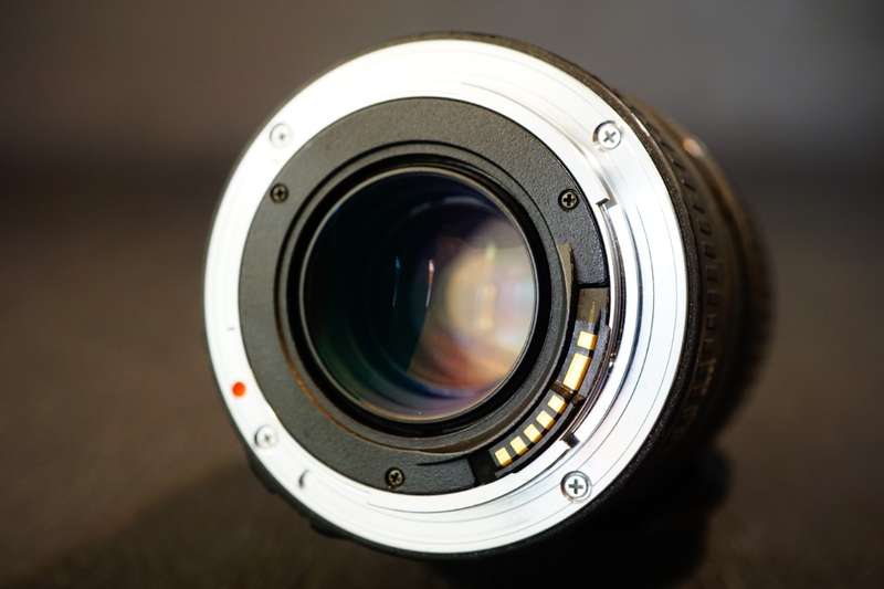 **1:1 Macro Lens** Sigma 105mm F2.8 EX Lens in Canon EF Mount  **Excellent Condition**