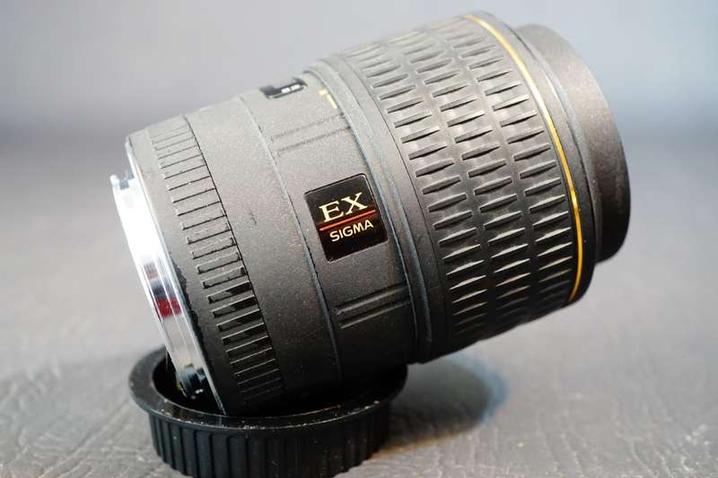 **1:1 Macro Lens** Sigma 105mm F2.8 EX Lens in Canon EF Mount  **Excellent Condition**