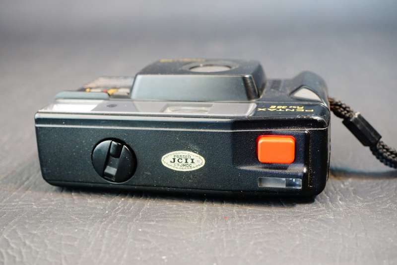 Pentax Pino 35E with 38mm F3.6 Lens 35mm Film Point & Shoot Camera **Good Condition**