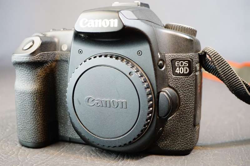 Canon EOS 40D Digital SLR Camera Body  **NON FUNCTIONAL SPARES OR REPAIR**