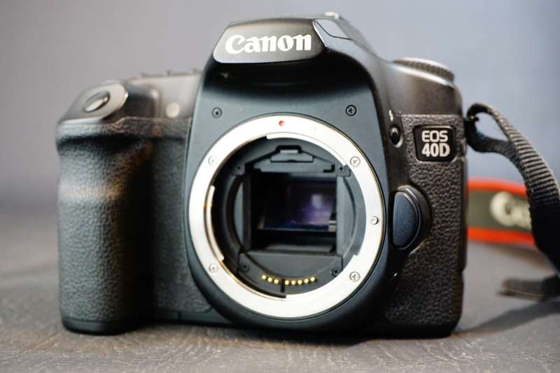 Canon EOS 40D Digital SLR Camera Body  **NON FUNCTIONAL SPARES OR REPAIR**