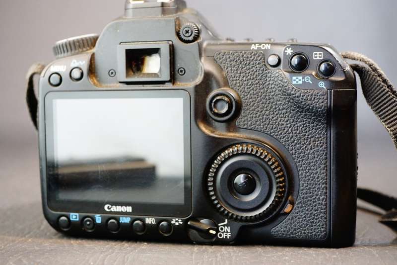 Canon EOS 40D Digital SLR Camera Body  **NON FUNCTIONAL SPARES OR REPAIR**