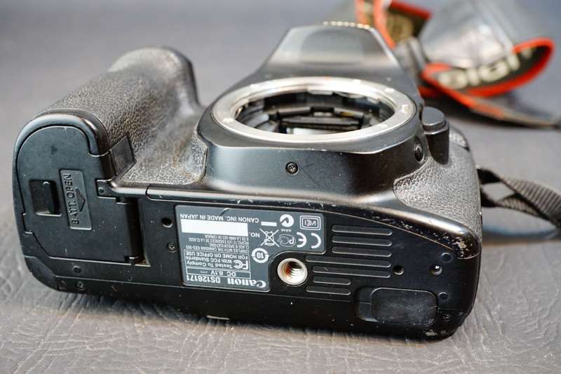 Canon EOS 40D Digital SLR Camera Body  **NON FUNCTIONAL SPARES OR REPAIR**