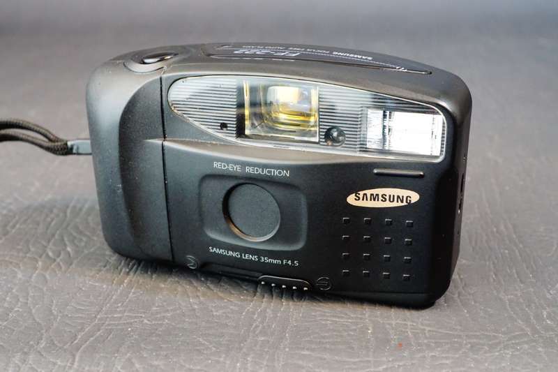 Samsung FF-222 35mm Point & Shoot Film Camera **Excellent Condition**