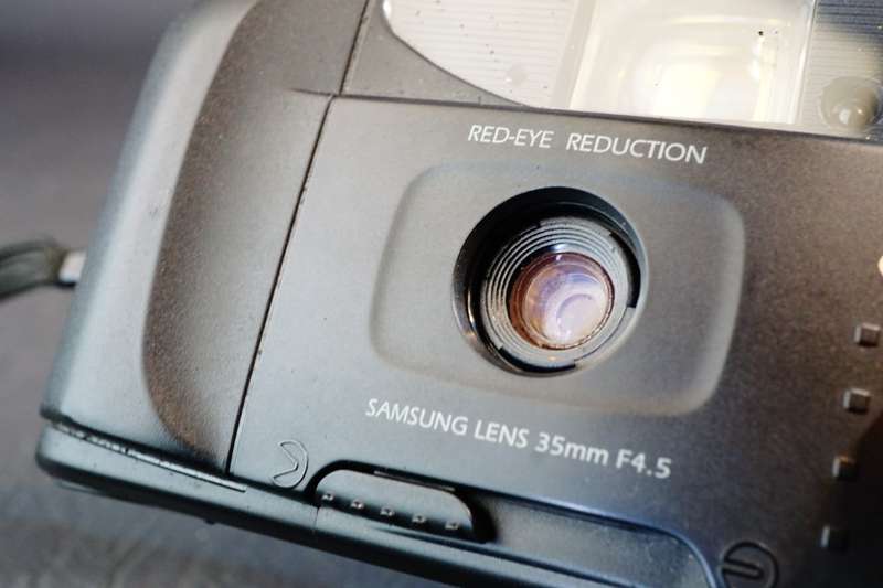 Samsung FF-222 35mm Point & Shoot Film Camera **Excellent Condition**