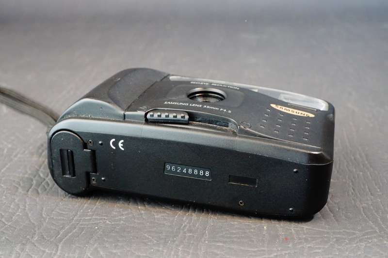 Samsung FF-222 35mm Point & Shoot Film Camera **Excellent Condition**
