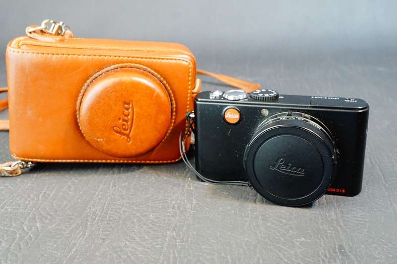 Leica D-LUX 3 10.0 MP Black Digital Compact Camera with Leica Leather Case  **Great Condition**