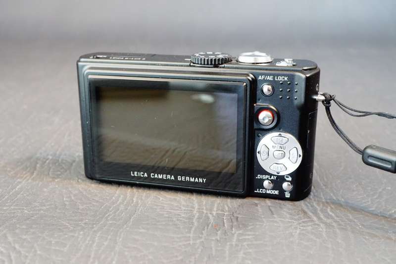 Leica D-LUX 3 10.0 MP Black Digital Compact Camera with Leica Leather Case  **Great Condition**