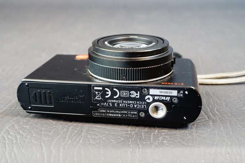 Leica D-LUX 3 10.0 MP Black Digital Compact Camera with Leica Leather Case  **Great Condition**