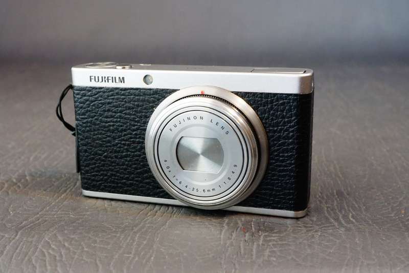 Fuji Fujifilm XF1 12.0MP Compact Digital Camera **Lens Control Error Spares or Repair**