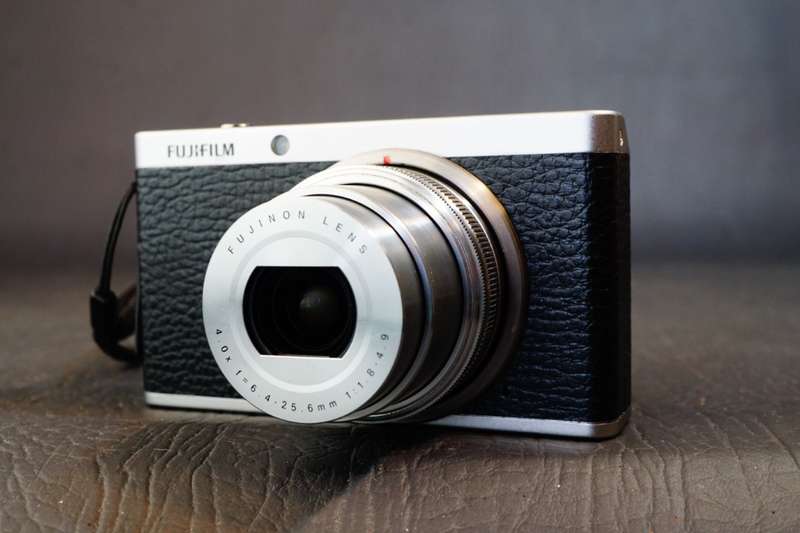 Fuji Fujifilm XF1 12.0MP Compact Digital Camera **Lens Control Error Spares or Repair**
