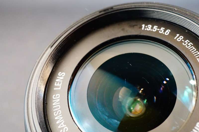 Samsung NX 18-55mm f/3.5-5.6 OIS III i-Function in Samsung NX Mount **Great Condition*