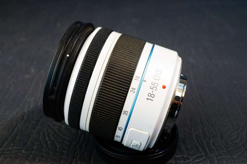 Samsung NX 18-55mm f/3.5-5.6 OIS III i-Function in Samsung NX Mount **Great Condition*
