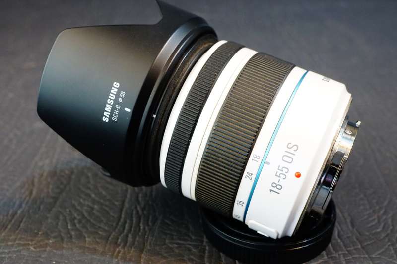 Samsung NX 18-55mm f/3.5-5.6 OIS III i-Function in Samsung NX Mount **Great Condition*