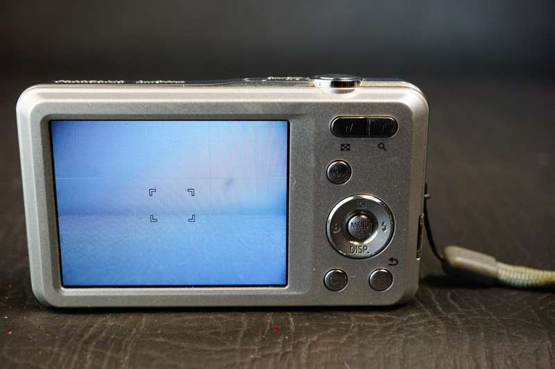 Panasonic LUMIX DMC-FH4/DMC-FS28 14.1MP Digital Camera **Great Condition**