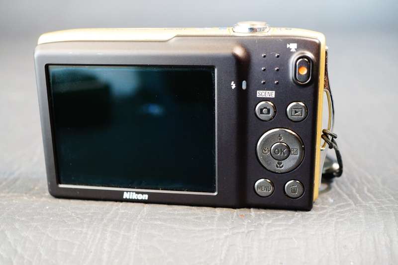Nikon COOLPIX S3300 16.0MP Digital Camera **Great Condition**