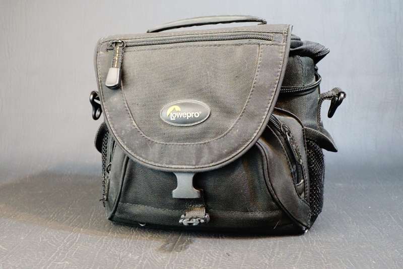 Lowepro Nova 1 AW Shoulder Bag **Good Condition**