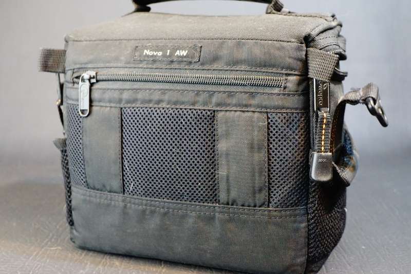 Lowepro Nova 1 AW Shoulder Bag **Good Condition**