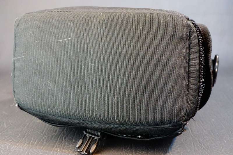 Lowepro Nova 1 AW Shoulder Bag **Good Condition**