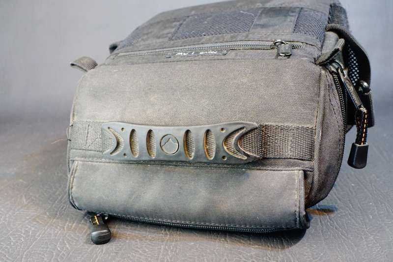 Lowepro Nova 1 AW Shoulder Bag **Good Condition**