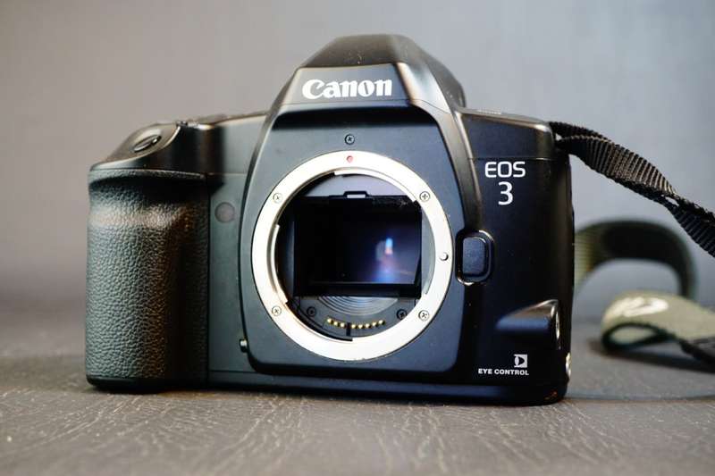 Canon EOS 3 35mm SLR Film Camera Body with Eye Focus Control  **Great Condition**