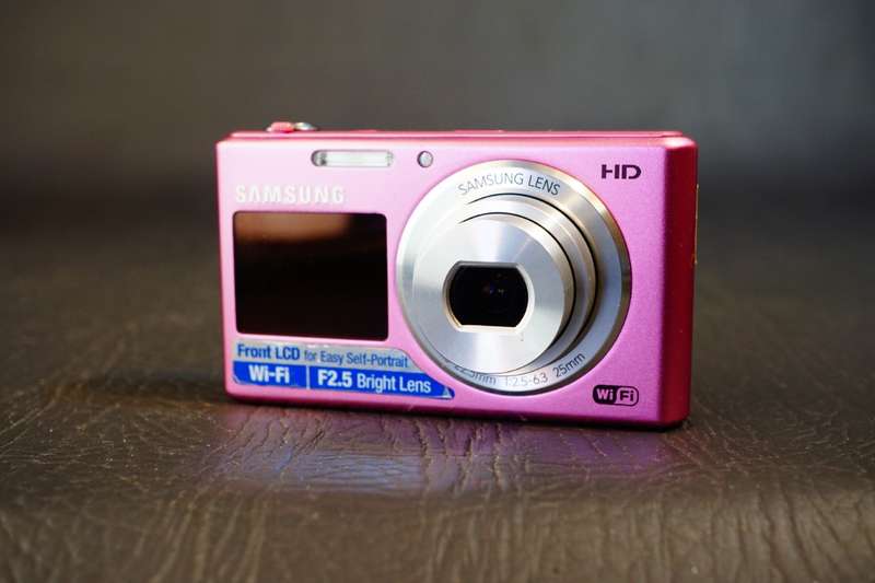 Samsung DV150F Digital Camera 16.2MP 5x optical zoom Dual LCD Screen **Excellent Condition**