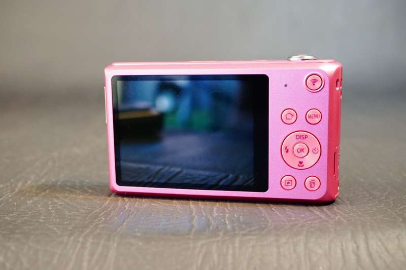Samsung DV150F Digital Camera 16.2MP 5x optical zoom Dual LCD Screen **Excellent Condition**