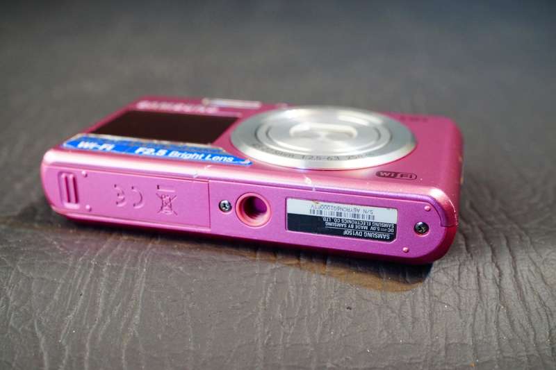 Samsung DV150F Digital Camera 16.2MP 5x optical zoom Dual LCD Screen **Excellent Condition**