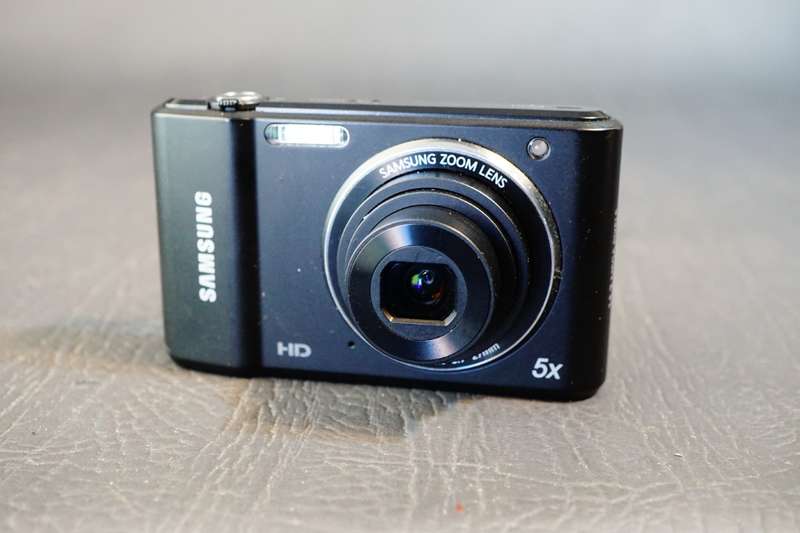 Samsung ES91 - 14.2MP - 5x Zoom - Digital Camera **Great Condition**