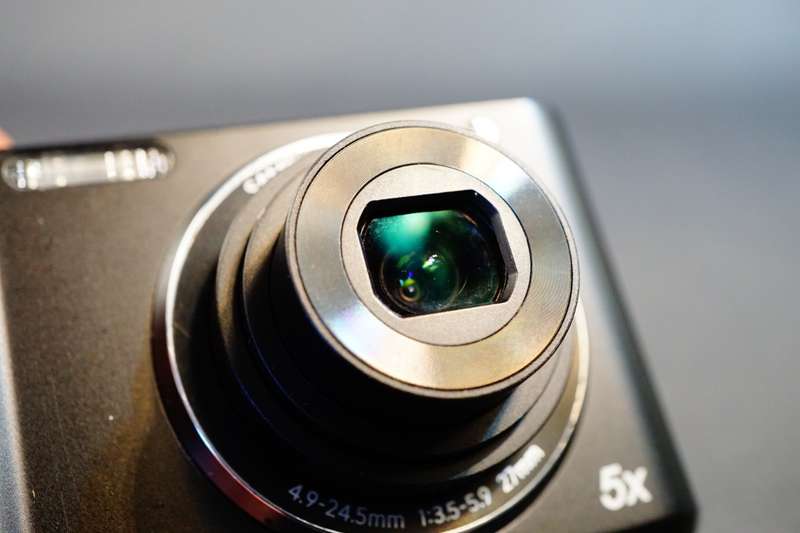 Samsung ES91 - 14.2MP - 5x Zoom - Digital Camera **Great Condition**