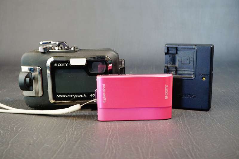 Sony Cyber Shot DSC-TX1 10.2MP 4x Zoom Digital Camera with Underwater Housing **Good Condition**