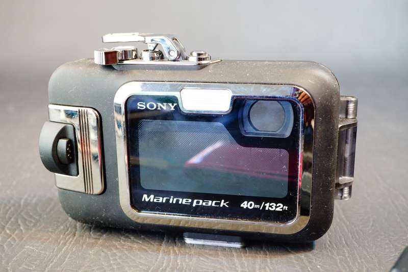 Sony Cyber Shot DSC-TX1 10.2MP 4x Zoom Digital Camera with Underwater Housing **Good Condition**