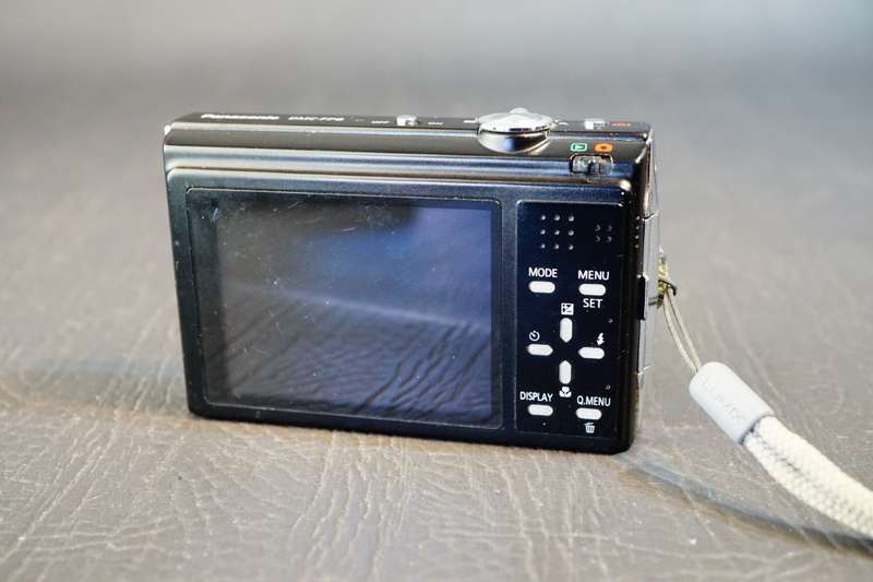Panasonic Lumix DMC-FP8 12MP Zoom Slim Digital Camera in Box **Good Condition**