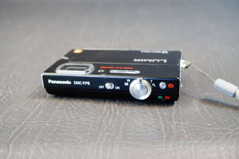Panasonic Lumix DMC-FP8 12MP Zoom Slim Digital Camera in Box **Good Condition**