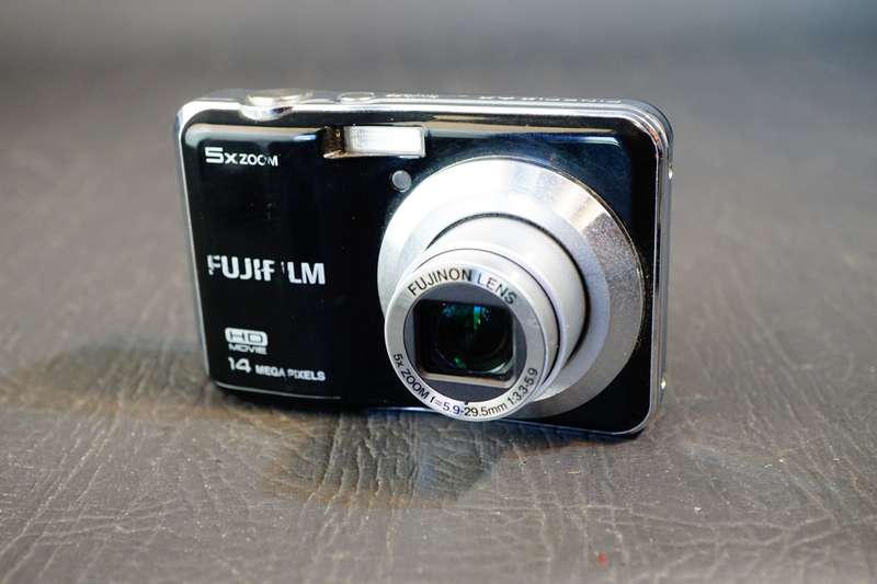 FUJIFILM Finepix AX500 14 MP Point & Shoot Digital Camera  **PLEASE READ THE DESCRIPTION**