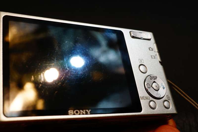 Sony Cyber Shot DSC-W320 14.1 MP Compact Digital Camera Zeiss Lens  **Great Condition**