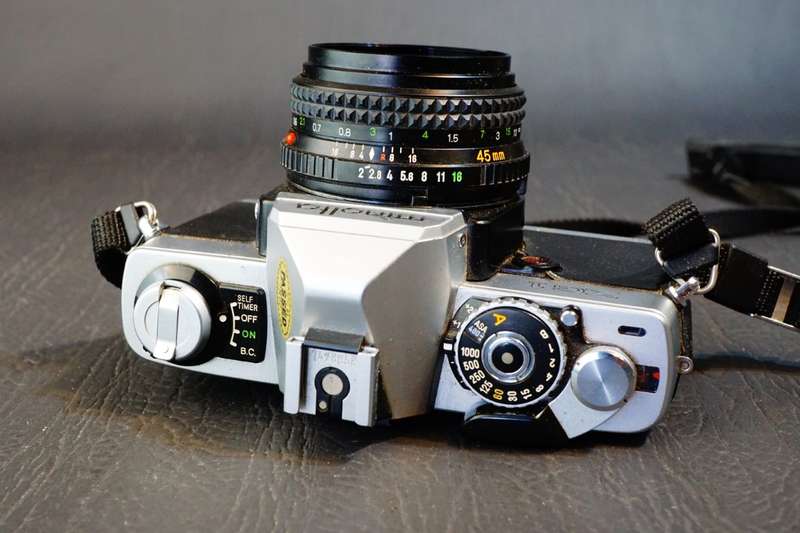 Minolta XG-1 35mm SLR Film Camera with Minolta MD 45mm F2 Pancake Lens  **Good Condition**