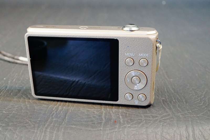 Samsung ST76 HD 16.1MP 5x Handheld Optical Zoom Digital Camera **Good Condition**