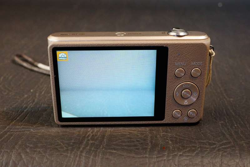 Samsung ST76 HD 16.1MP 5x Handheld Optical Zoom Digital Camera **Good Condition**
