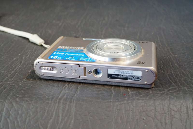 Samsung ST76 HD 16.1MP 5x Handheld Optical Zoom Digital Camera **Good Condition**