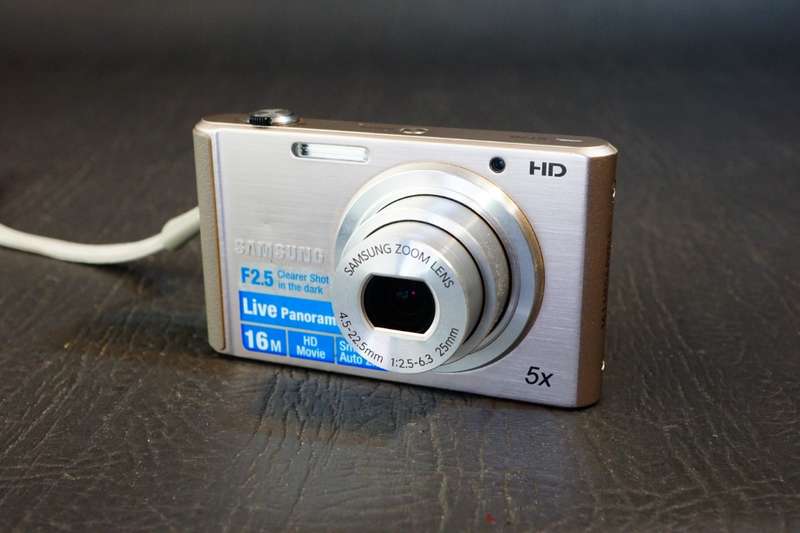 Samsung ST76 HD 16.1MP 5x Handheld Optical Zoom Digital Camera **Good Condition**