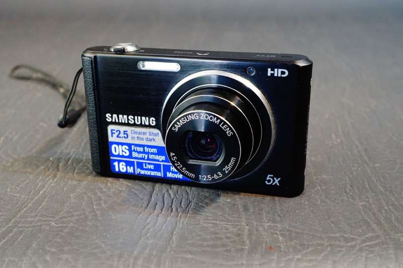 Samsung ST Series ST76 16.1MP Digital Camera  **Great Condition**