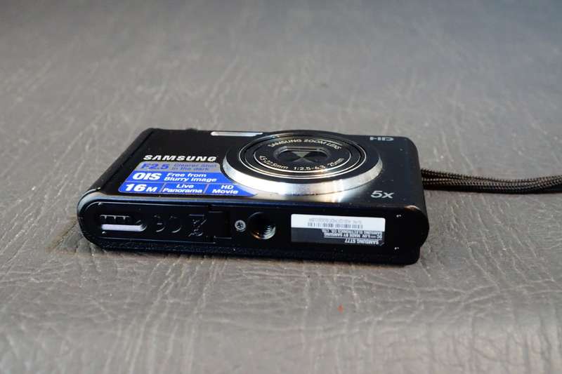 Samsung ST Series ST76 16.1MP Digital Camera  **Great Condition**