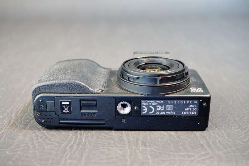 Ricoh GX100 10.0MP Compact Digital Camera - Spares or Repair