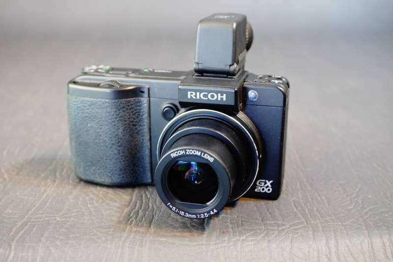 RICOH GX200 12.1MP Compact Digital Camera with VF-1 Viewfinder in Box **Good Condition**