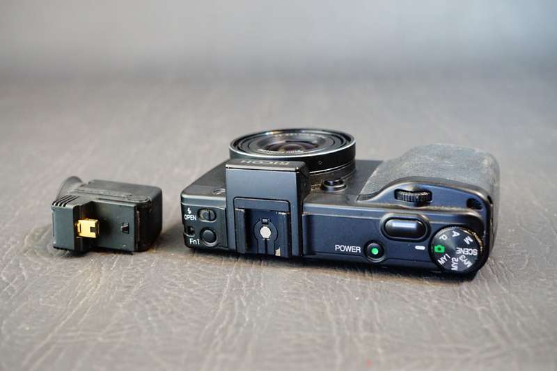 RICOH GX200 12.1MP Compact Digital Camera with VF-1 Viewfinder in Box **Good Condition**