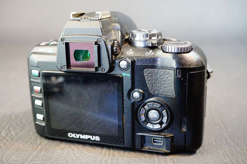 Olympus E-400 with Kodak CCD sensor 10 Mpx DSLR