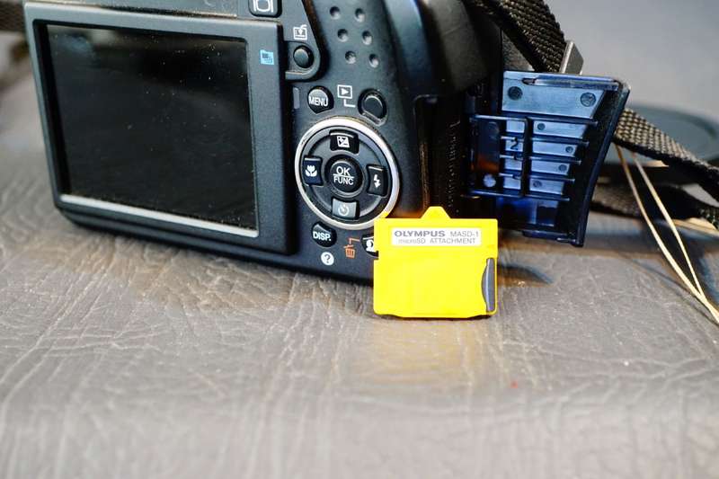 Olympus SP-590UZ 12Mp Digital Camera uses AA Batteries  **Good Condition**